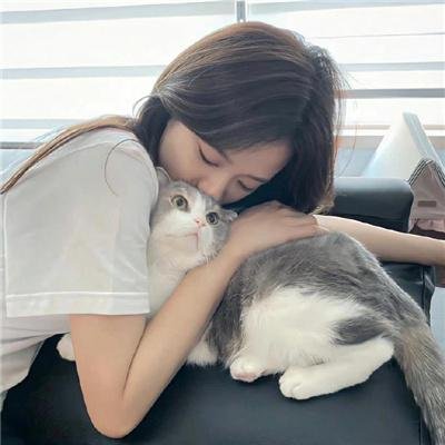 笼中女